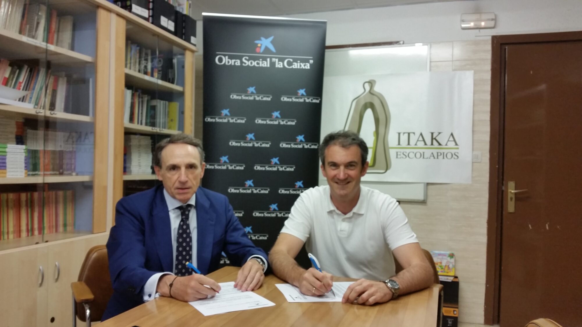 CONVENIO ENTRE ITAKA-ESCOLAPIOS Y OBRA SOCIAL "LA CAIXA"