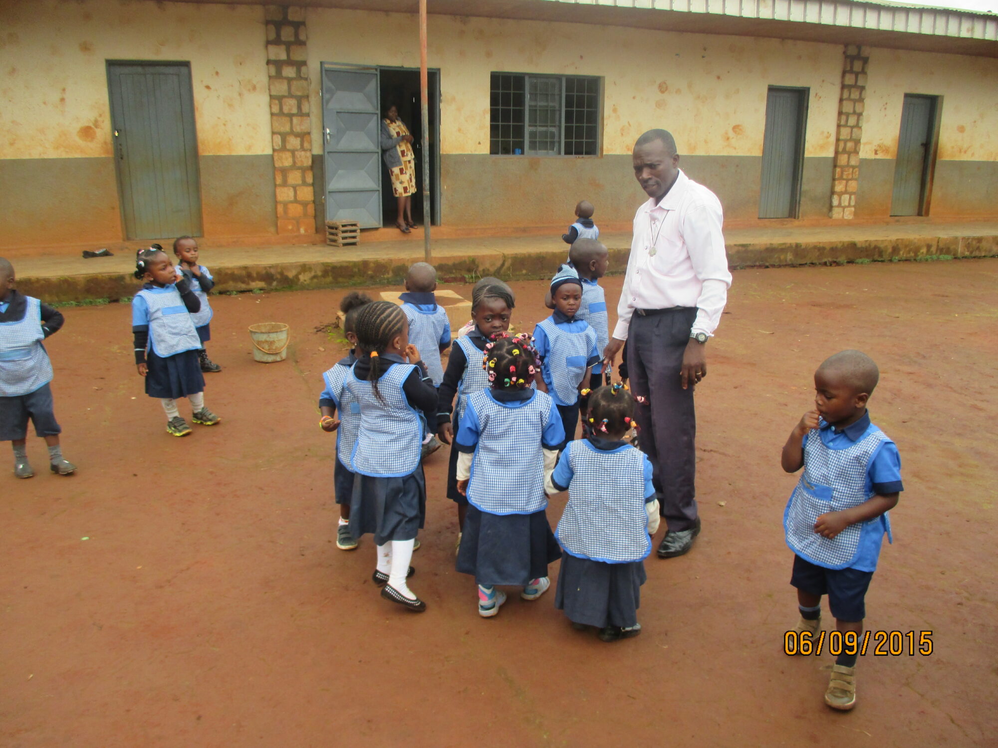 Bamenda – “Toma de posesión” del nuevo director de las escuelas
