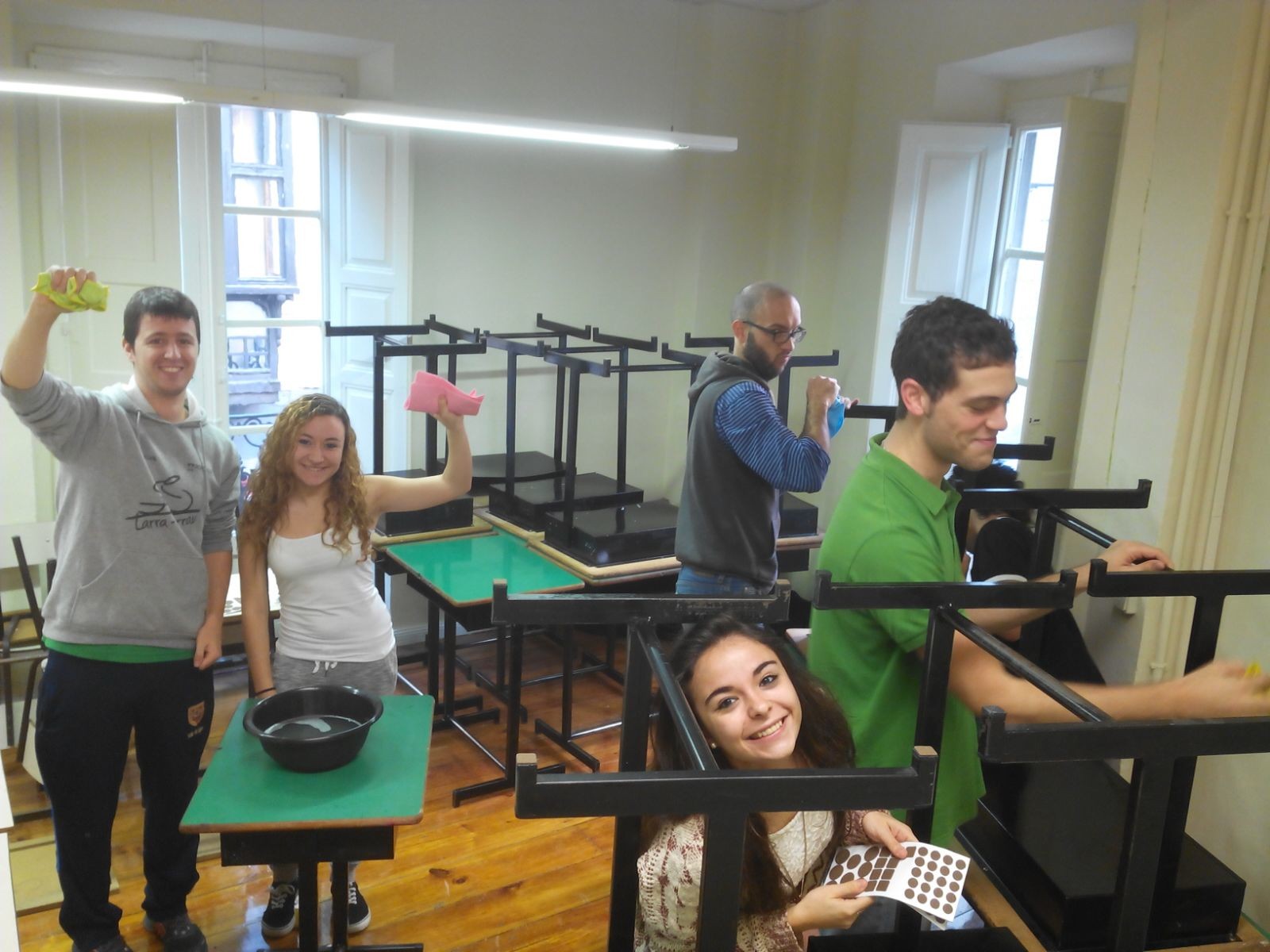 Auzolan de puesta a punto del Nuevo Local en Pamplona-Iruña