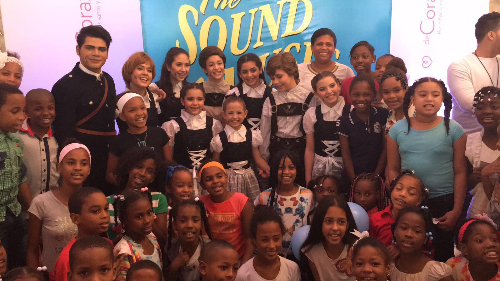 CCC La Puya- Santo Domingo realiza paseo con niños al Teatro Nacional.