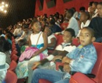 Los niños y niñas y el voluntariado del CCC la Puya disfrutaron un concierto musical en el Teatro Nacional