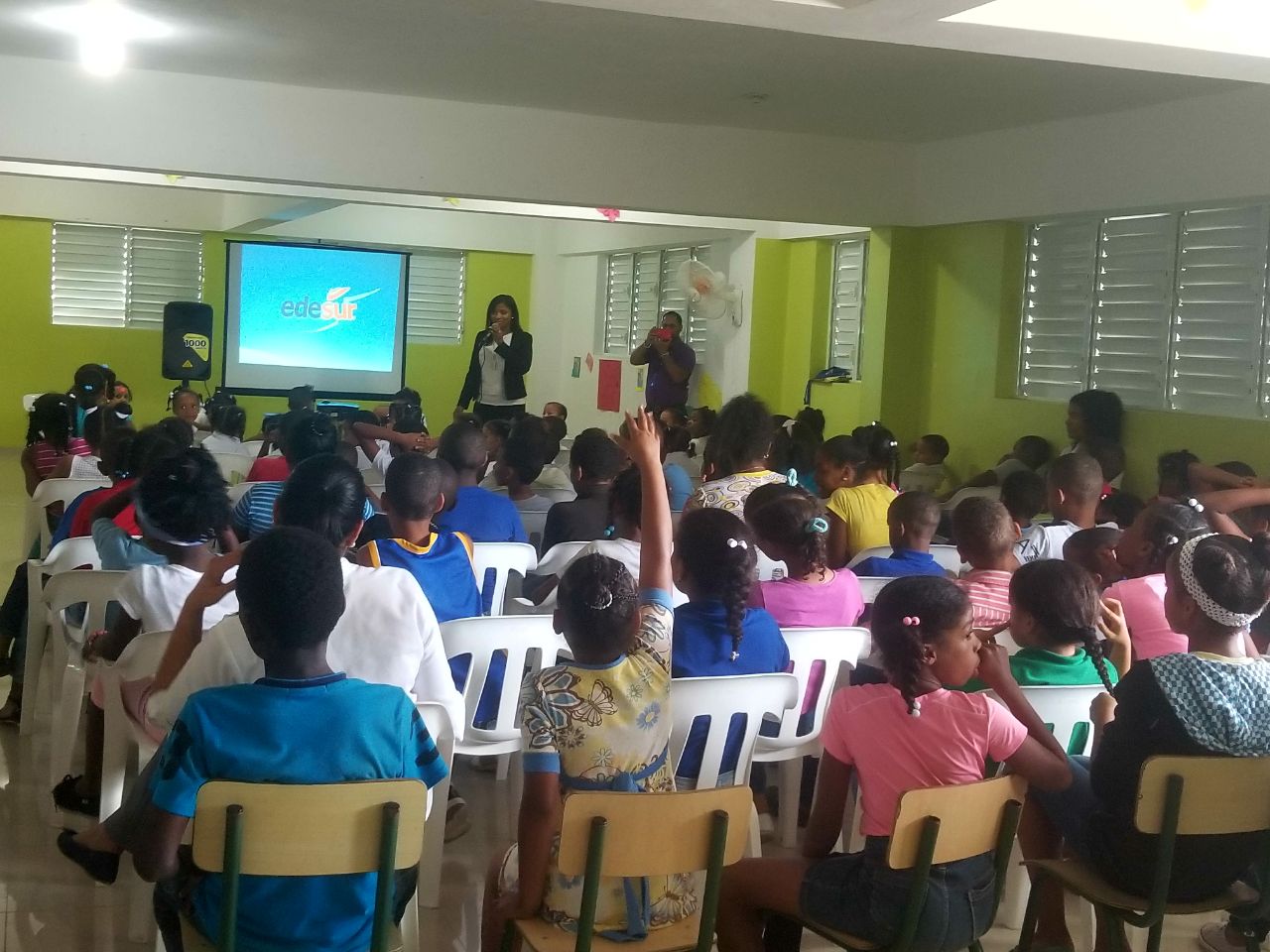 CCC La Puya- Santo Domingo. “La Empresa  EDESUR Dominicana imparte charla sobre el uso eficiente de la energía eléctrica y la prevención de accidentes eléctricos