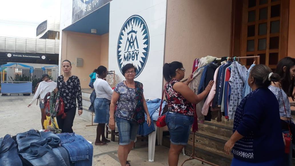 BAZAR SOLIDARIO EN GOVERNADOR VALADARES
