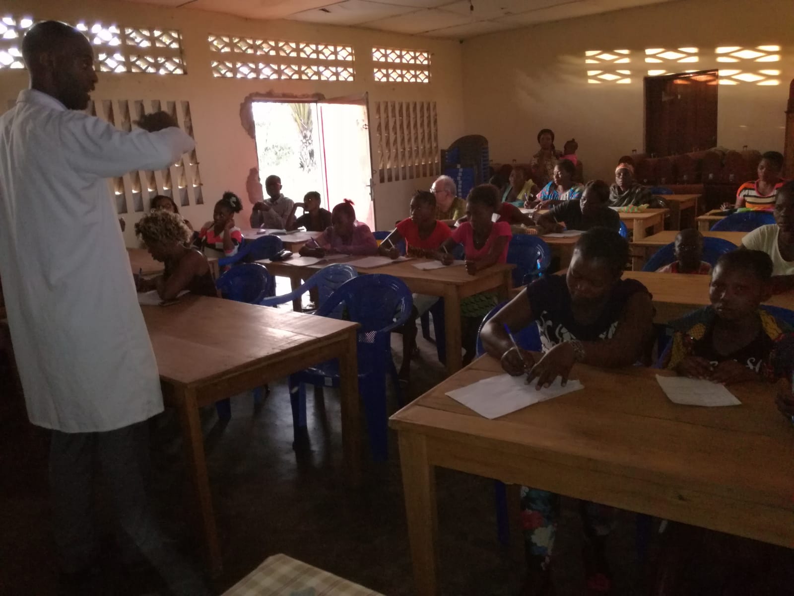 Alphabétisation et formation des femmes à Kikonka (RD Congo)