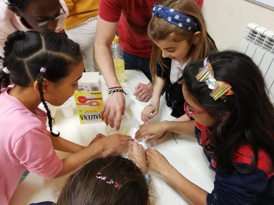 "En Acción Bankia" concede 5.000 euros para las actividades con menores de Ikaskide (Pamplona-Iruña)