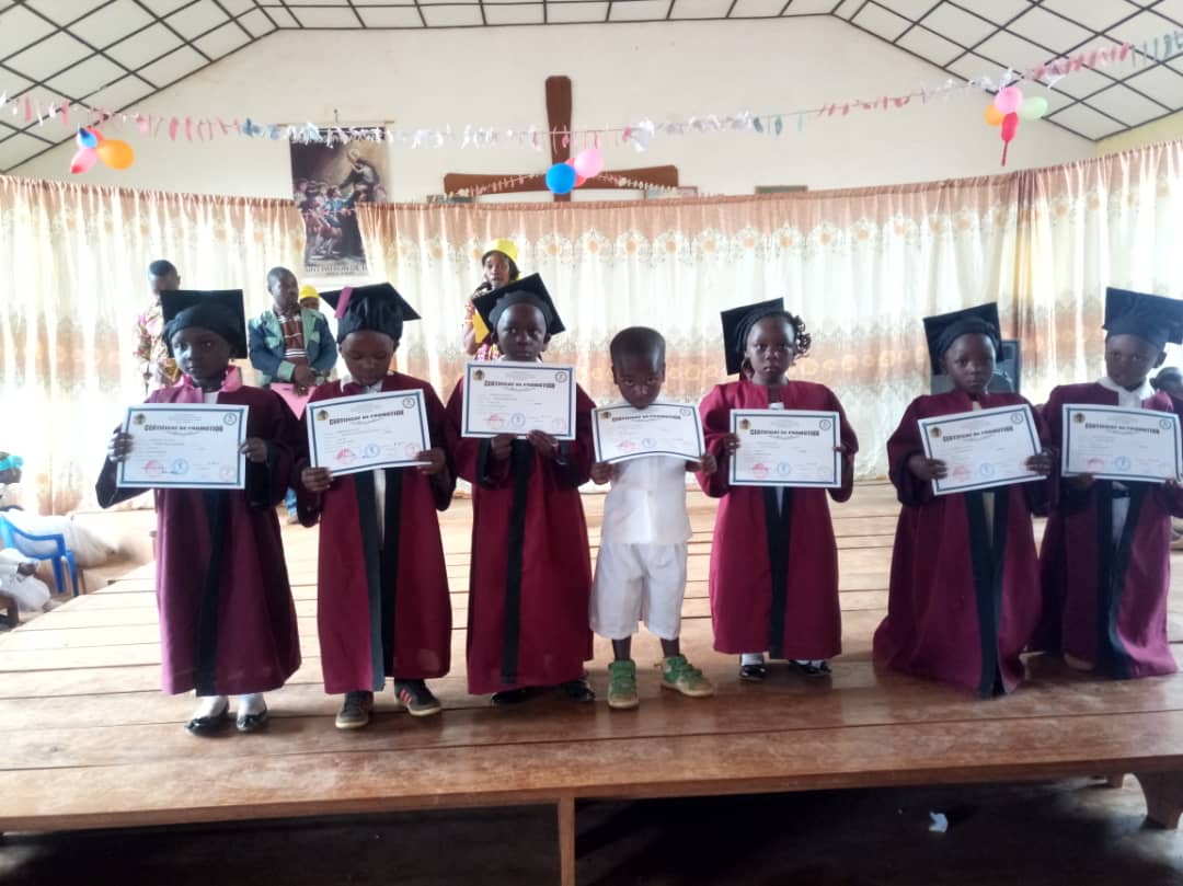 Fin d'année scolaire pour les petits de Tchoum