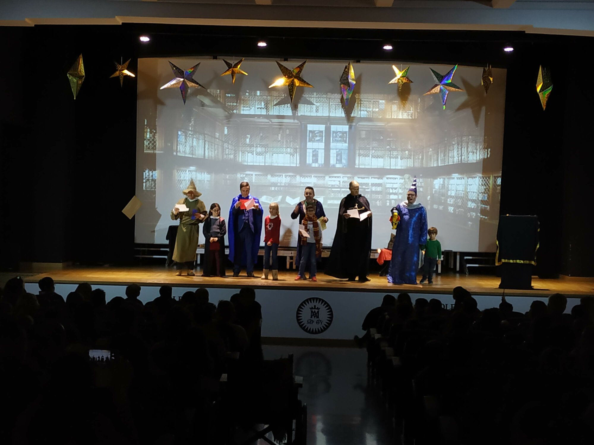 ÉXITO DE MAGIA EN FAMILIA EN UNA TARDE DE DIVERSIÓN Y SOLIDARIDAD