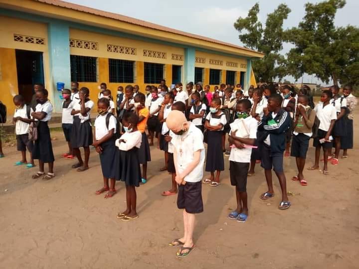 VUELTA A CLASE EN KIKONKA (R.D. DEL CONGO)