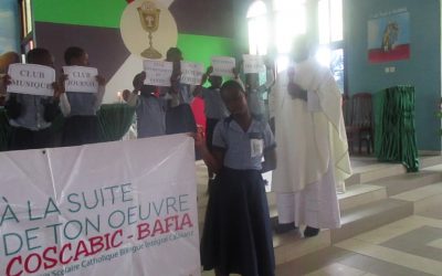 Près de toi.... De Dieu, des uns les autres: Messe de rentrée scolaire à l'école Calasanz de BAFIA.