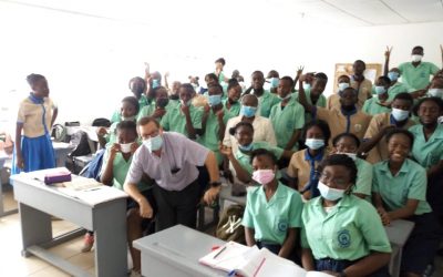 CELEBRATION DE L'ARBRE DE NOEL AU GABON: Visite au collège  Saint Joseph Calasanz de Libre Ville