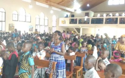 Célébration de l’arbre de noël a l’école bilingue Saint Joseph Calasanz de Bafia : le primaire