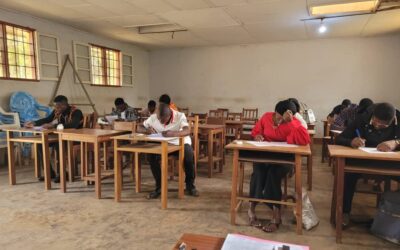 Contratación de trabajadores en el Centro Nazareth (Noroeste de Bamenda)